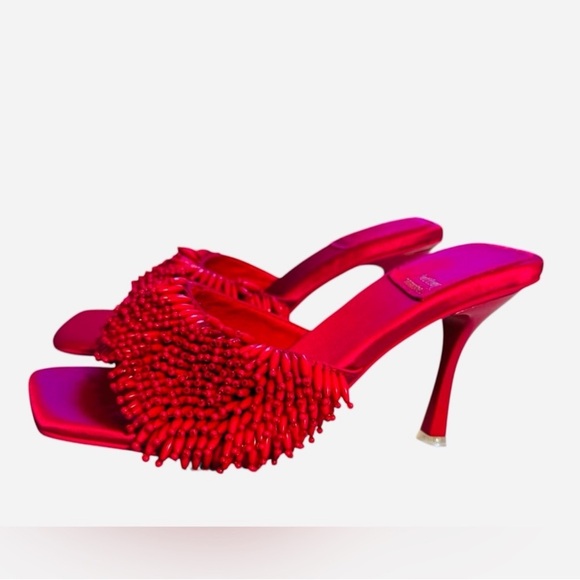 Jeffrey Campbell Kinsley Beaded Heels -
Size 6.5
In excellent like-new condition - Picture 5 of 7